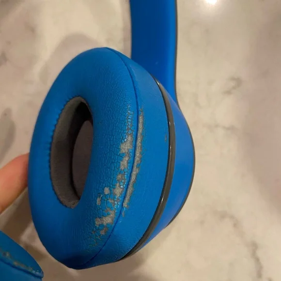 Beats Solo Wireless headphones